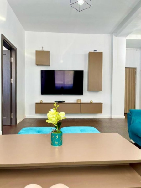 Apartament 2 Camere/Spatiu Comercial - Mamaia Nord - Al Doilea Rand La Mare