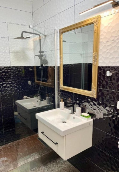 Apartament 2 Camere/Spatiu Comercial - Mamaia Nord - Al Doilea Rand La Mare
