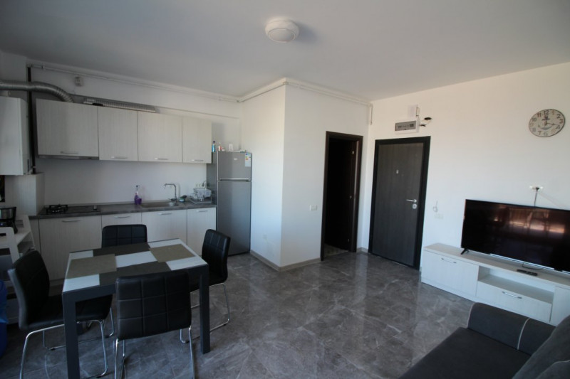 Apartament 3 Camere - Mamaia Nord - Vedere Laterala Catre Mare