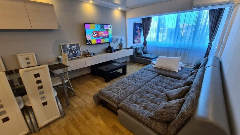Apartament 3 Camere - Zona Faleza Nord - Mobilat/Utilat - Centrala Pe Gaze