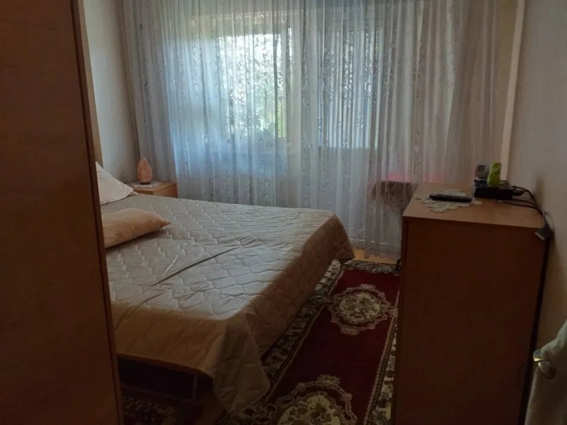 Apartament 3 Camere - Zona Cora - Mobilat complet