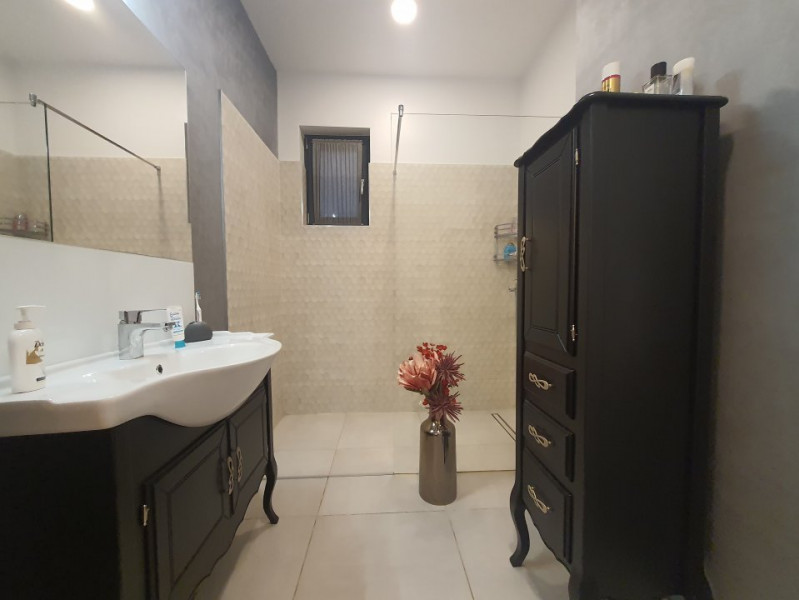 MAMAIA-HANUL PIRATILOR APARTAMENT 2 CAMERE LUX 50 M PANA LA PLAJA LOC PARCARE