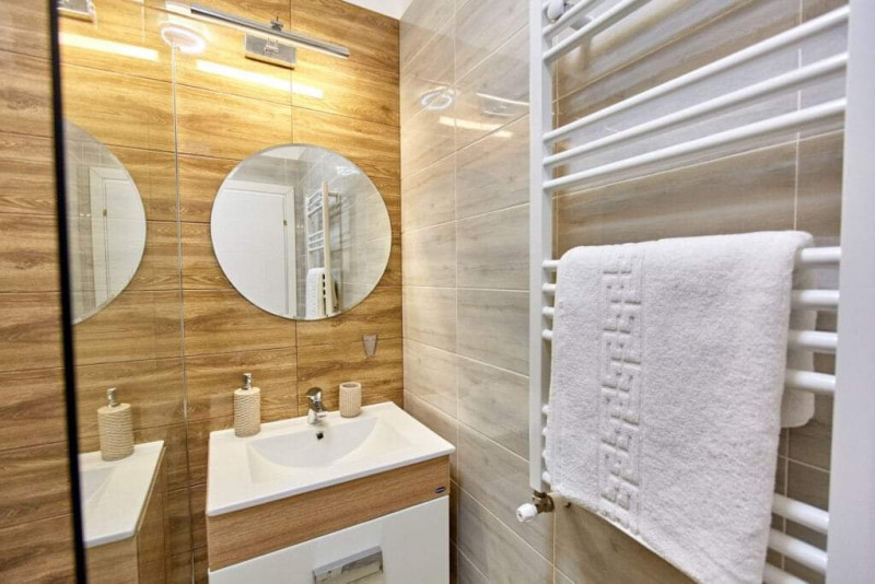 Apartament Prima Linie La Mare - 2 Camere - Mobilat Complet - LA CHEIE !