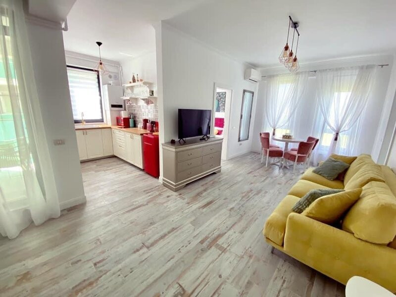 Apartament 2 Camere - Mamaia Nord - Mobilat Complet - Aproape De Plaja