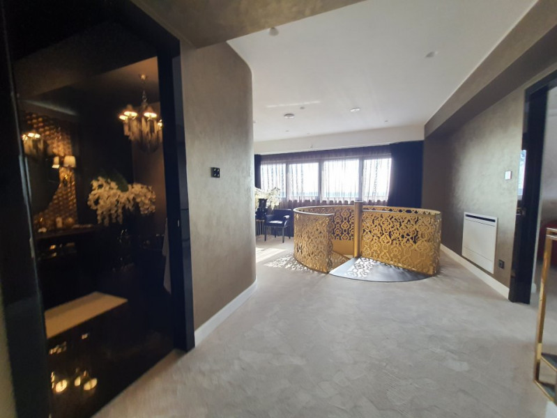 PENTHOUSE ULTRAMODERN INTELIGENT MOBILAT ULTRALUX