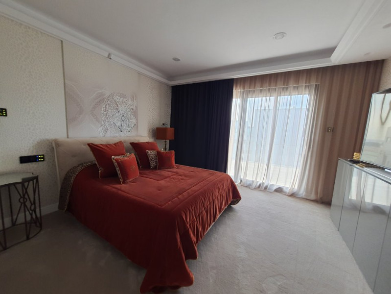 PENTHOUSE ULTRAMODERN INTELIGENT MOBILAT ULTRALUX