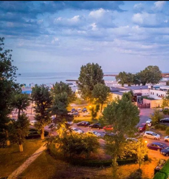 Apartament 2 Camere - Sat Vacanta - Mobilat - Piscina - Vedere La Mare