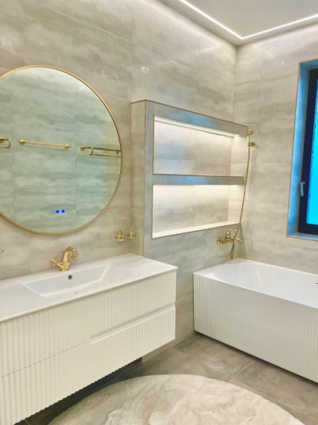 Apartament 3 Camere LUX- Statiunea Mamaia- Ultrafinisat - Vedere Frontala La Lac