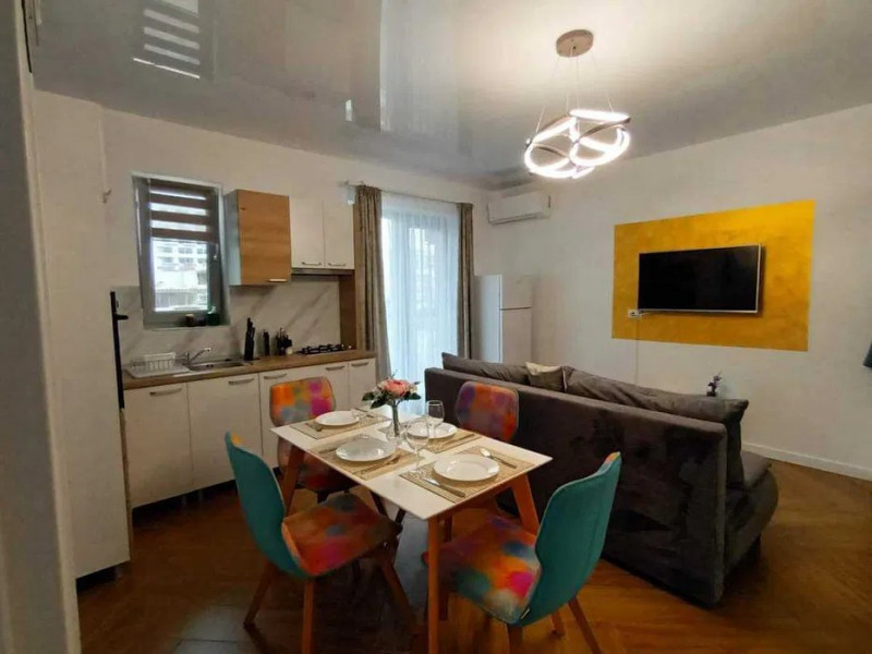 Apartament 2 Camere - Pe Promenada - Vedere Laterala La Mare