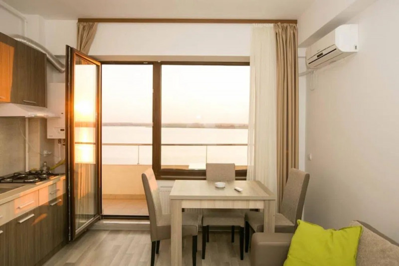 STATIUNEA MAMAIA-SUMMERLAND APARTAMENT CU 2 CAMERE VEDERE CATRE LAC